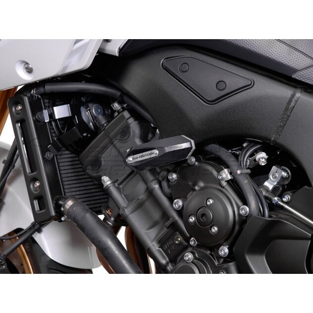 stp_06_590_11000__b_yamaha fz 08
